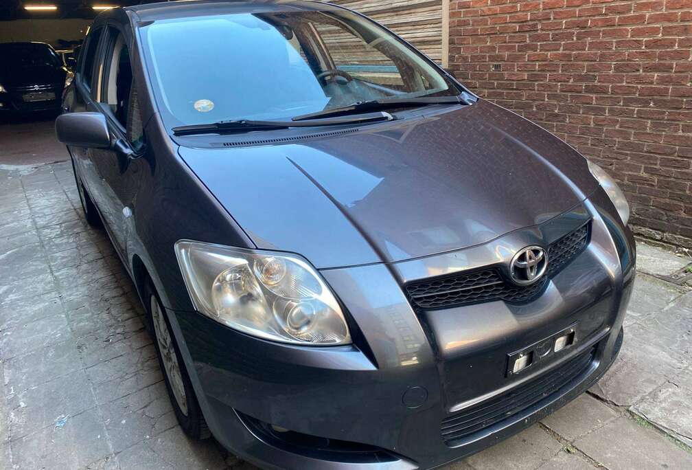 Toyota Auris 1.4 D-4D Linea Luna