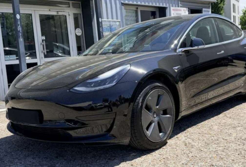 Tesla Tesla Model 3 Standard Range Plus