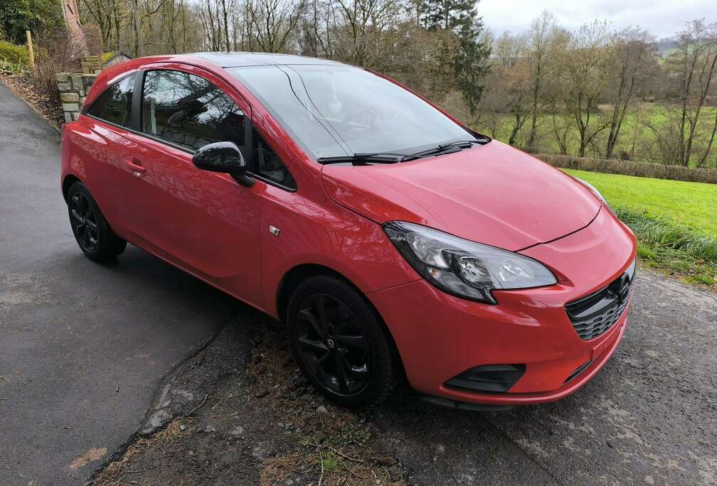 Opel 1.0 essence 90 ch Black Edition