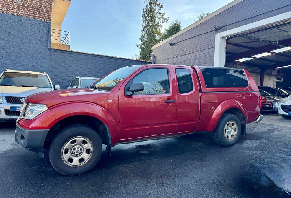 Nissan 4X4 2+2 117000 km car-pass / TVA