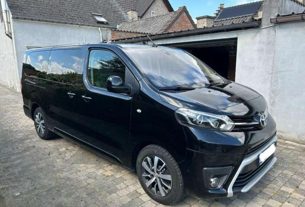 Toyota Verso 2.0 D-4D Long VIP S&S