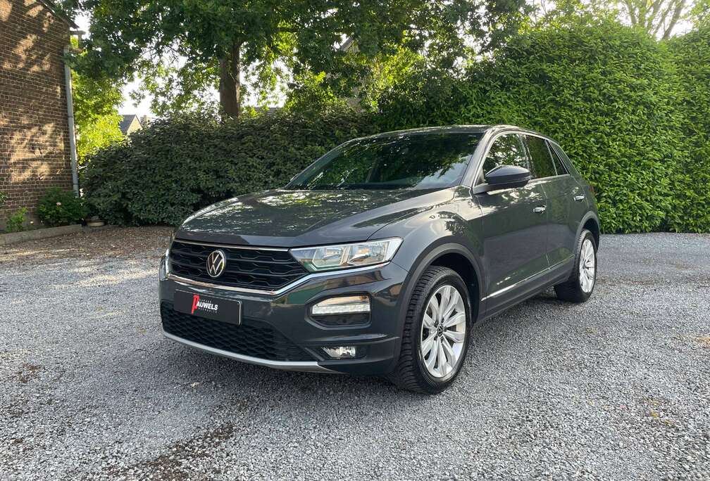 Volkswagen 1.5 TSI Active Sport DSG/Carplay/PDC met Cam/Zetelverwarming/Virtual cockpit/Grote Navi/Lane-assist/ LED/1JGAR