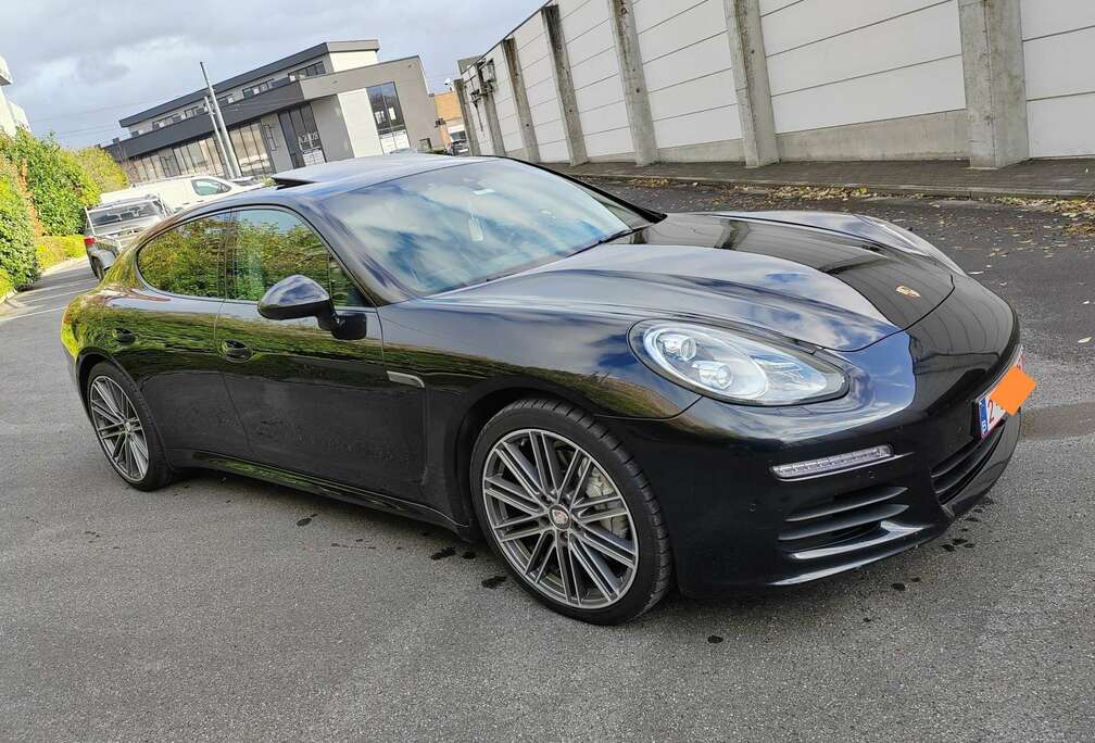 Porsche 3.0 D V6 Tiptronic euro5b model 2014 2pro full opt