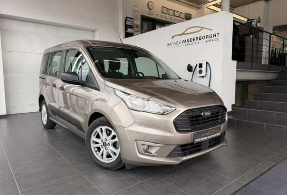 Ford TITANIUM BENZINE NAVIGATIE