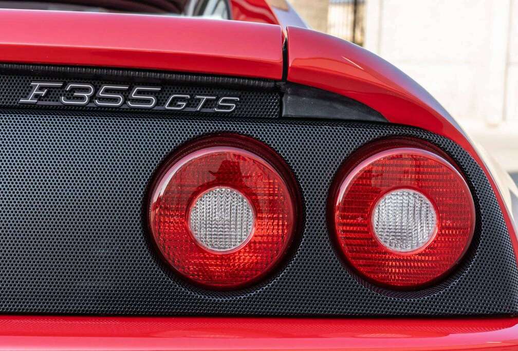 Ferrari 3.5i V8 40v GTS
