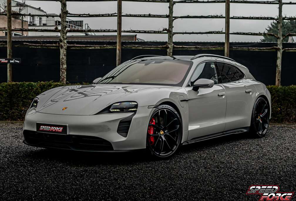 Porsche Sport Turismo GTS  21\