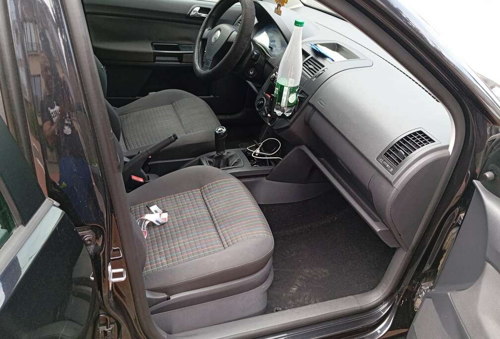 Volkswagen 1.4 16S 75 Cup
