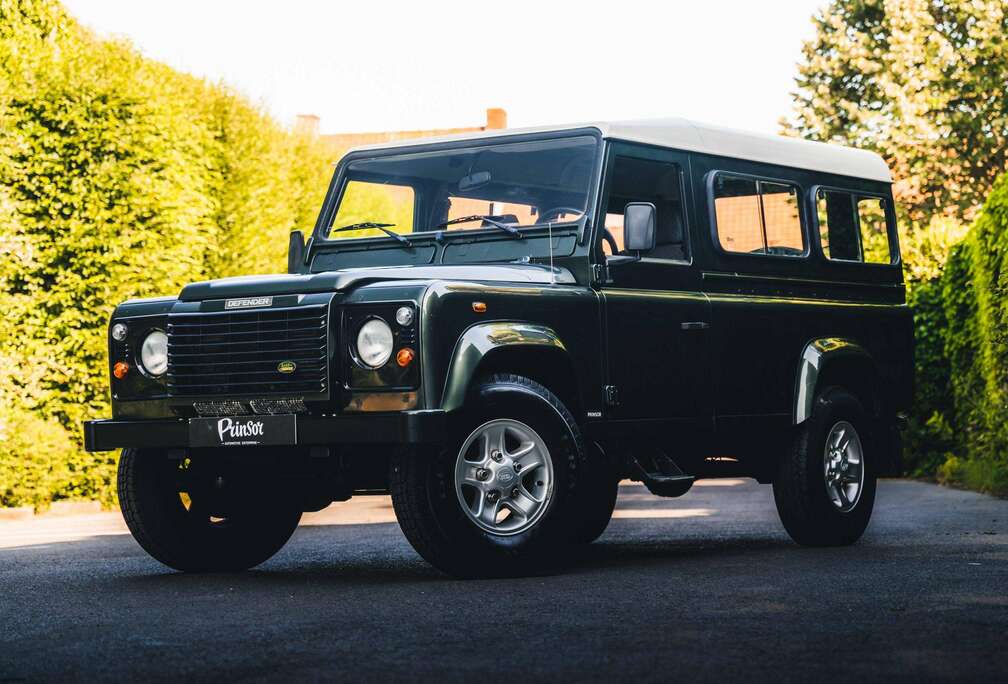 Land Rover DEFENDER 110 TD5 // ONE OWNER //  LOW KM