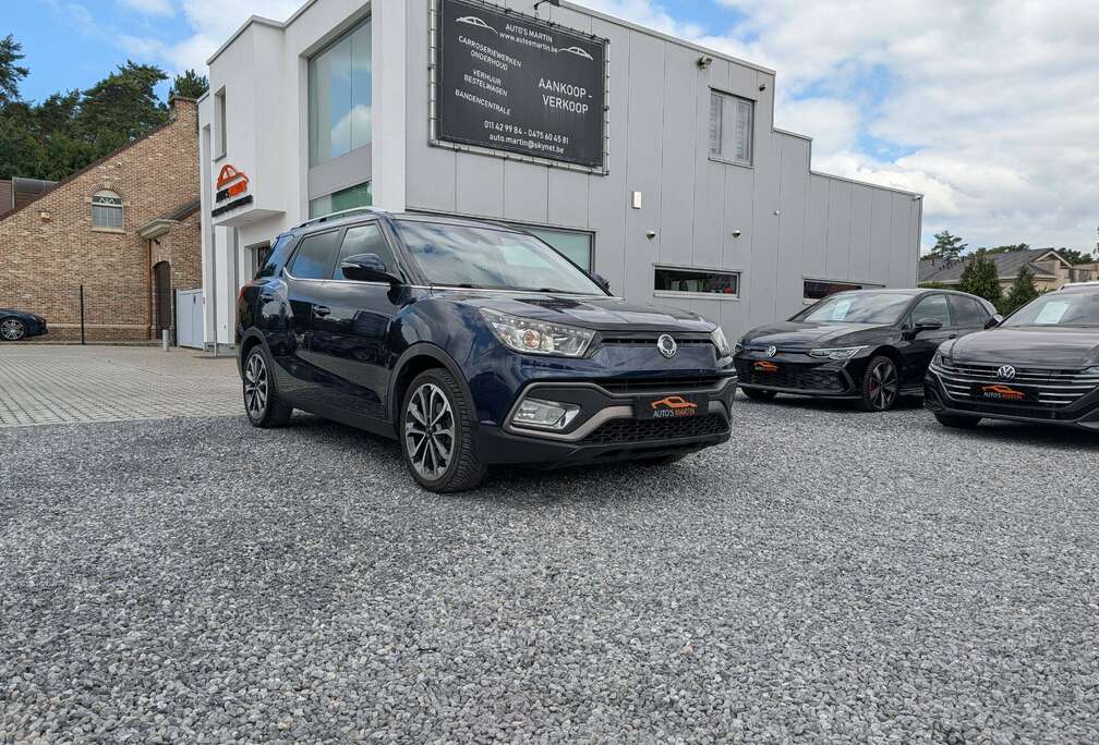 SsangYong XLV 1.6i e-XGi 2WD Crystal | CAMERA | NAVI | TREKHAAK