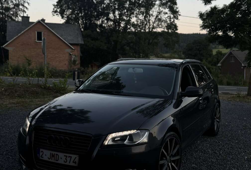 Audi Sportback 1.6 TDI 105 DPF Ambiente S tronic