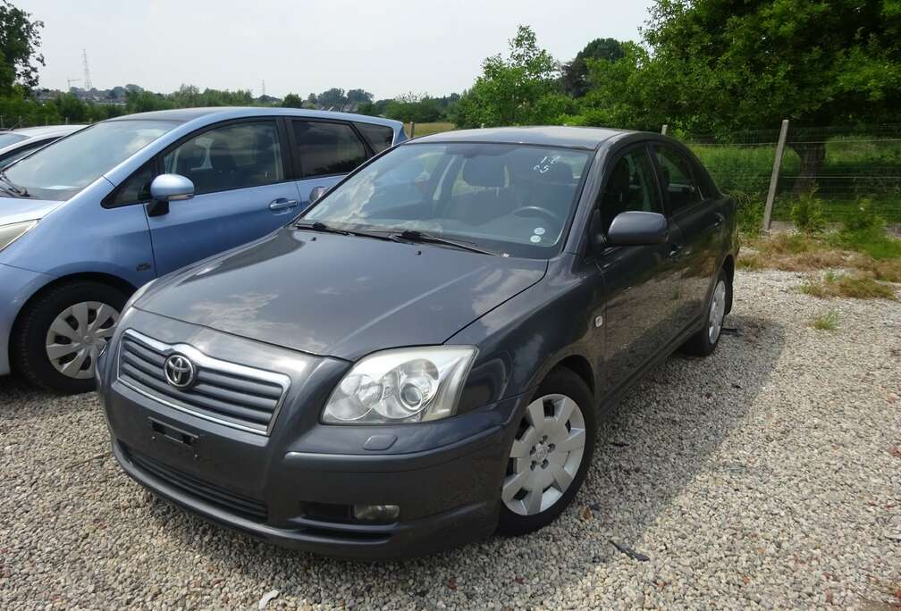 Toyota Avensis 1.8 Selektion