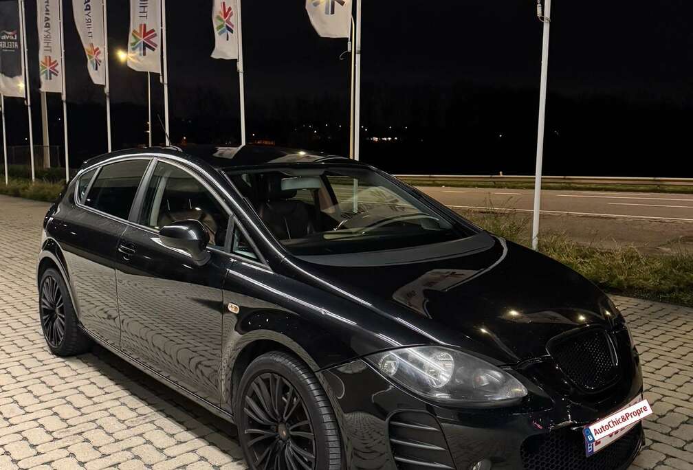 SEAT 1.6 TDi Full black