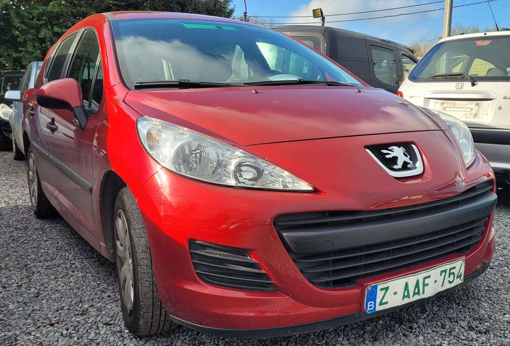 Peugeot SW 1.4i 97000km 2011 1STE EIGENAAR wordt GEKEURD