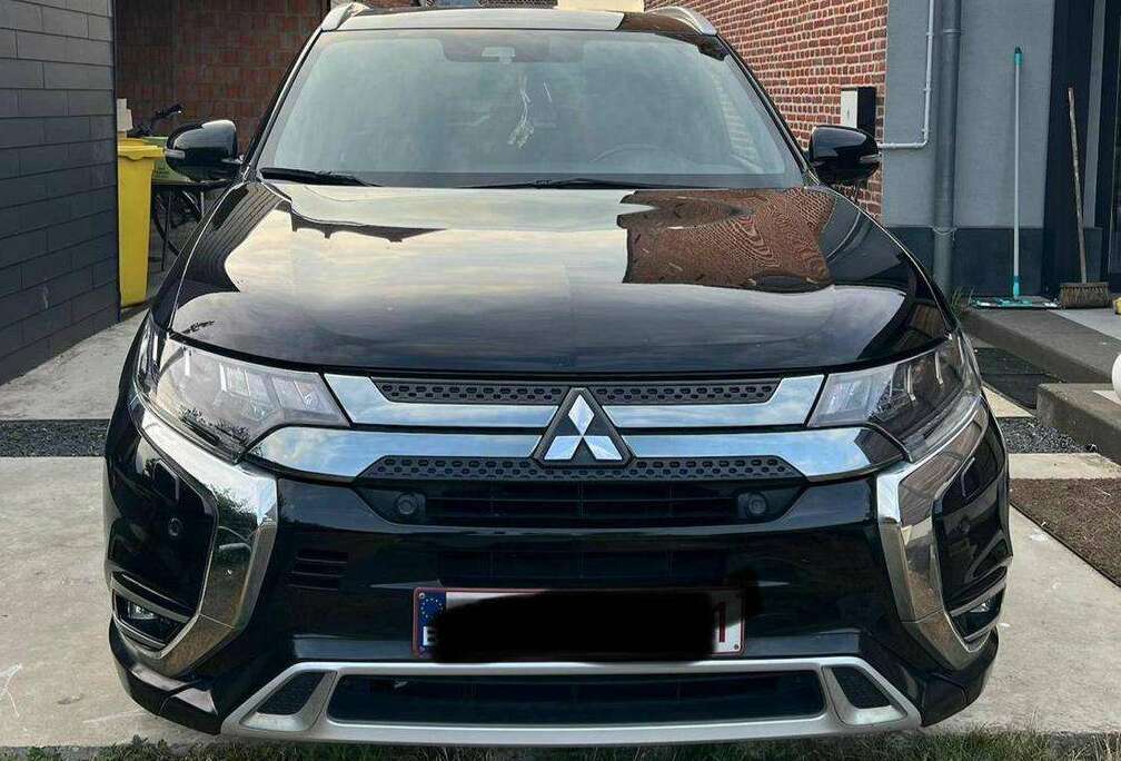 Mitsubishi Outlander PHEV 2.4i 4WD Business Edition SDA-NAV