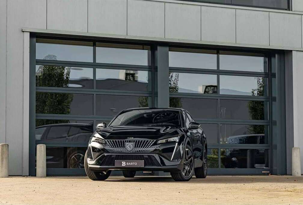 Peugeot GT  Hybrid 145pk  360 Camera  Massage   El...