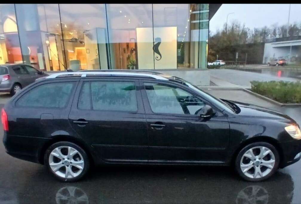 Skoda 16 CRTDi Elegance CUiR GPS JA CAPTEURS EURO 5
