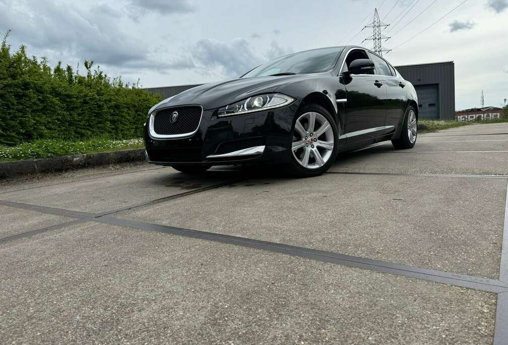 Jaguar 2.2 D  8 vitesses automatiques 126.000km