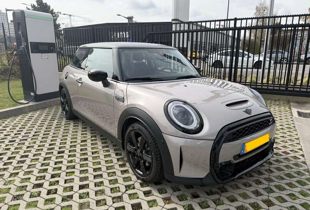 MINI Bandes capot possible  Roues été & hiver  25.000 km  Etat neuf