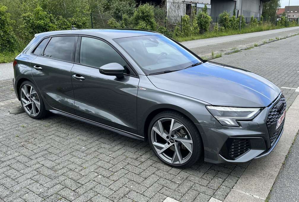 Audi Sportback S-line Quattro 190 PK S tronic