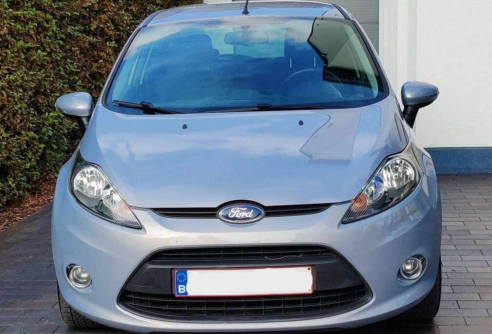 Ford Fiesta 1.4 TDCi nieuw banden, distributiriem, kataly