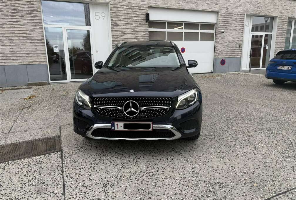 Mercedes-Benz d 4-Matic Launch Edition  Euro 6B…Lez 2032