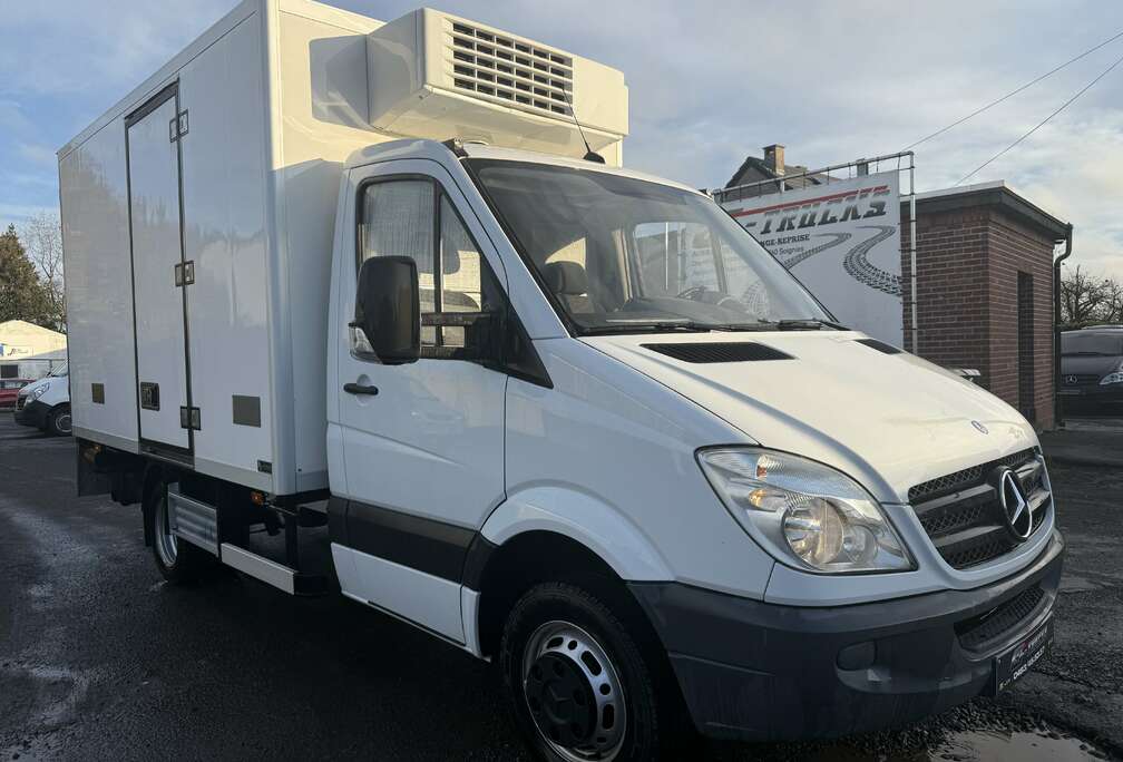 Mercedes-Benz frigorifique - congélateur  dholandia  showroom