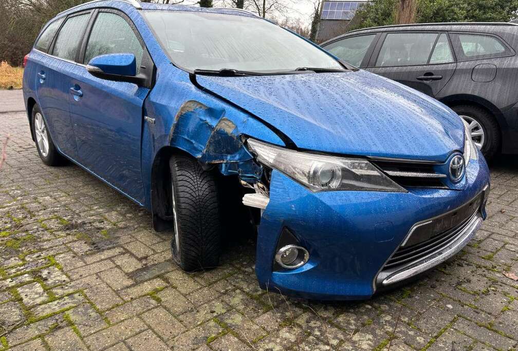 Toyota Auris SW HEV 1.8i HSD Lounge ONLY EXPORT