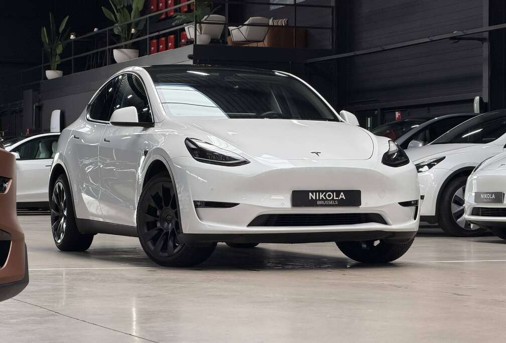 Tesla LONG RANGE - ALL WHEEL DRIVE - ENHANCED AUTOPILOT - TOW HOOK