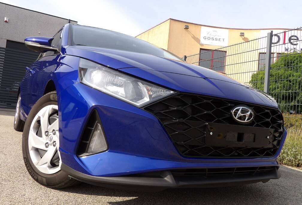 Hyundai i20 1.0 T-GDi Sky - achteruitrijcamera - verwarmd stuur en zetels