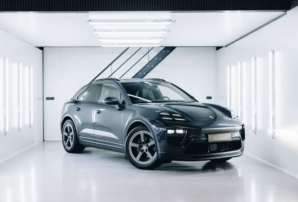 Porsche 4 Electric Pano BOSE Trekhaak Luchtvering InnoDrive (ACC) Matrix LED