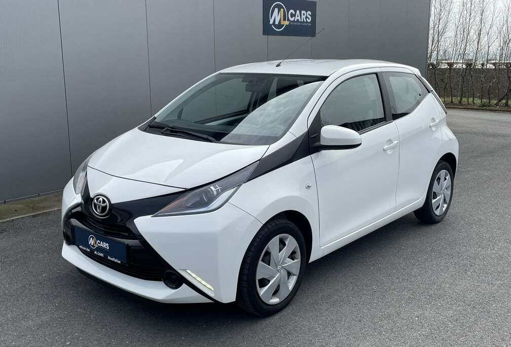 Toyota 1.0X-PLAY 5 PORTES