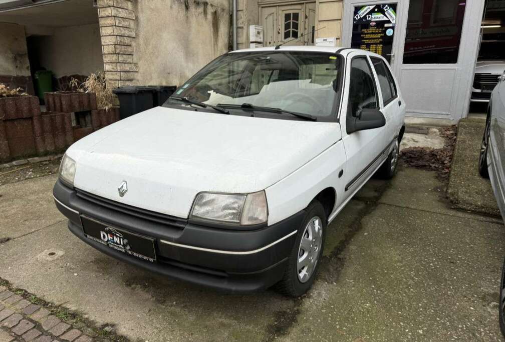Renault 1.1 Essence Night&DAY 1ière main