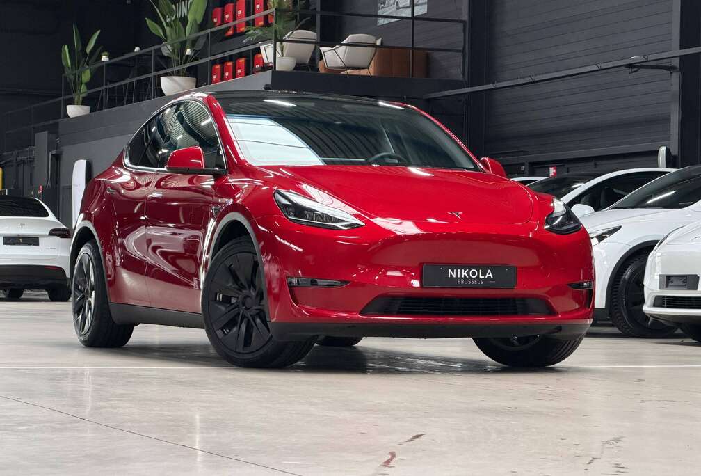 Tesla LONG RANGE - ALL WHEEL DRIVE - AUTOPILOT - TOW HOOK
