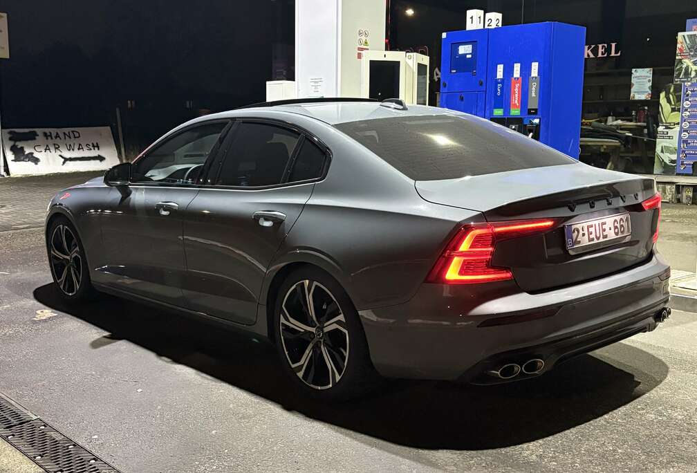 Volvo 2.0 B5 MHEV R-Design Geartronic