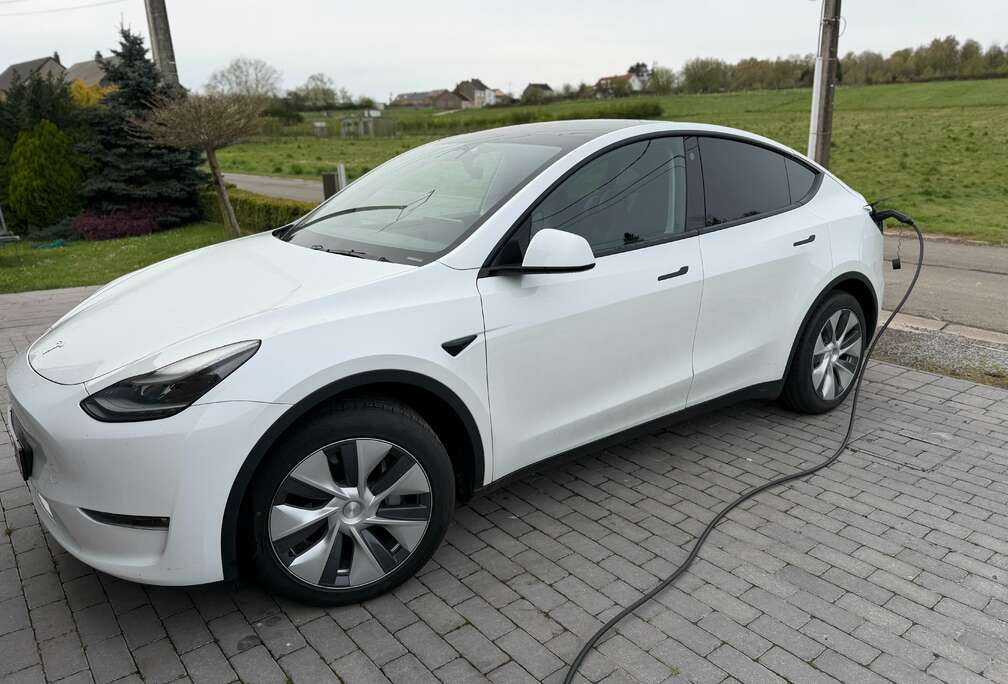 Tesla Model Y 72.5 kWh Dual Motor Long Range (324 kW)