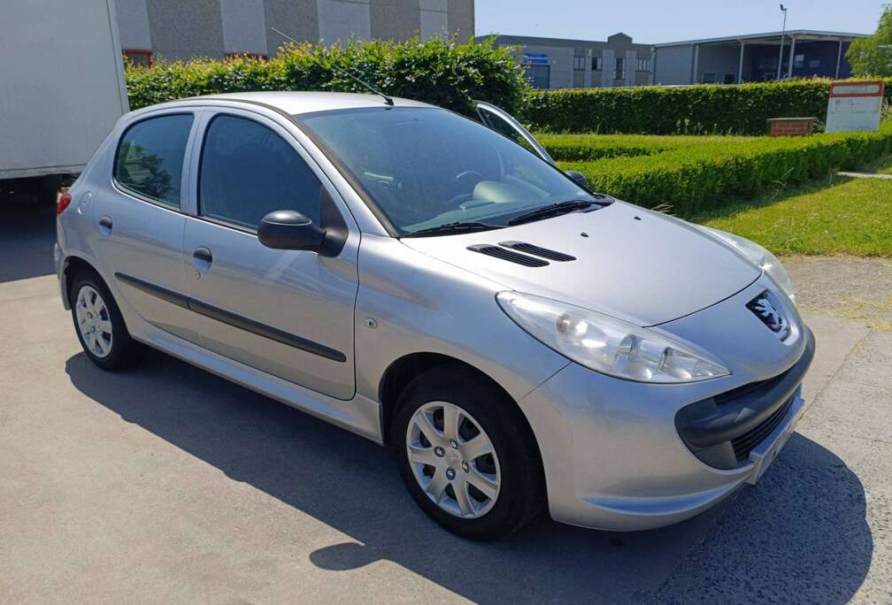 Peugeot 206  1.1i Trendy