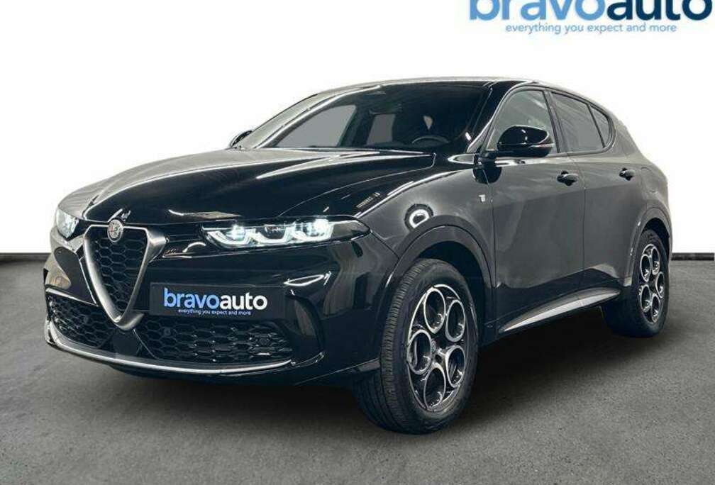 Alfa Romeo PHEV Q4 TI  carplay  camera