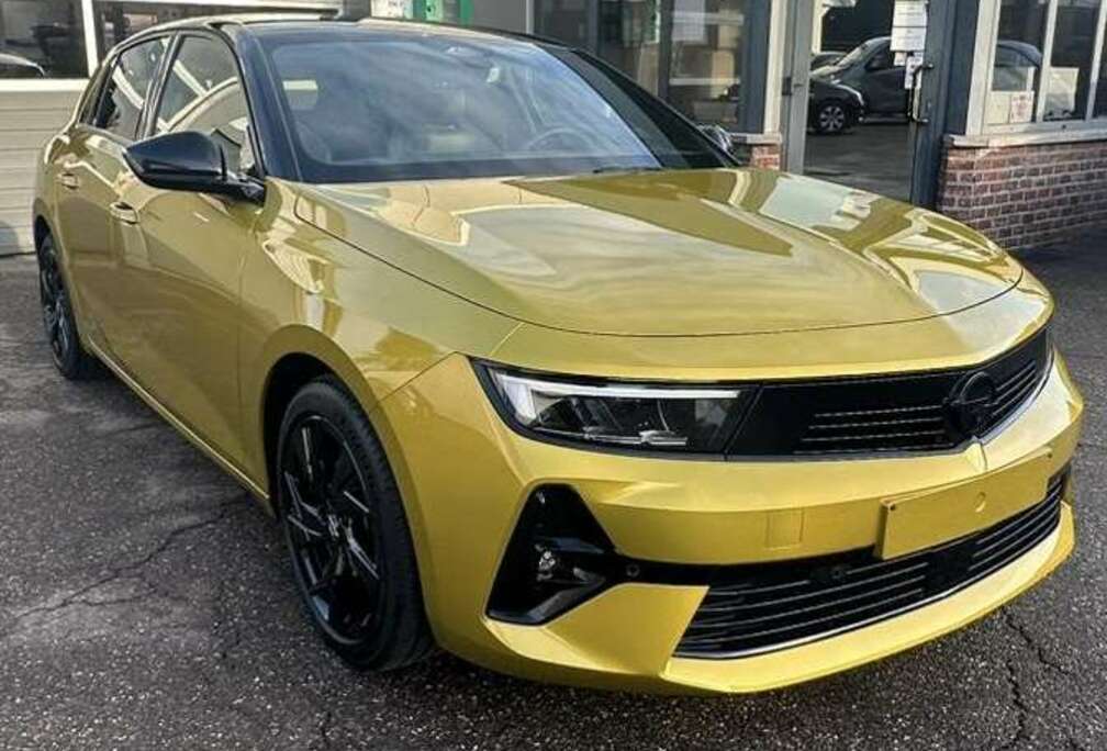 Opel L 5Drs 1200 Benzine GS Line +… AUTOMAAT