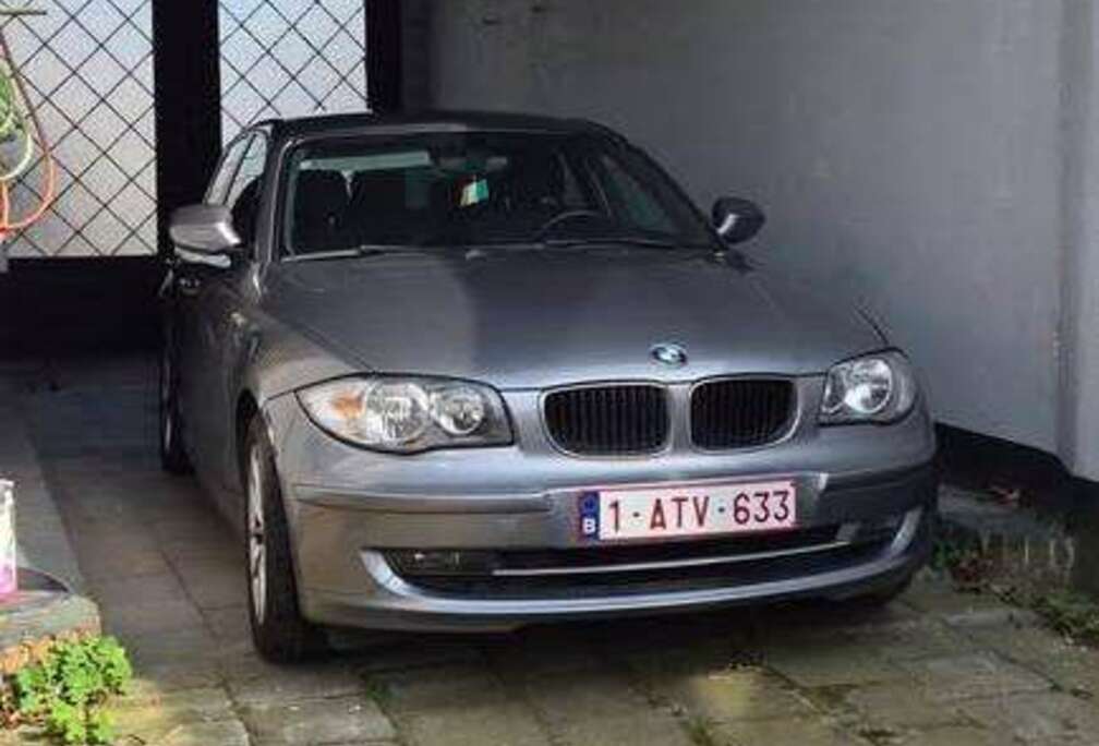 BMW 116i Crossed Flag
