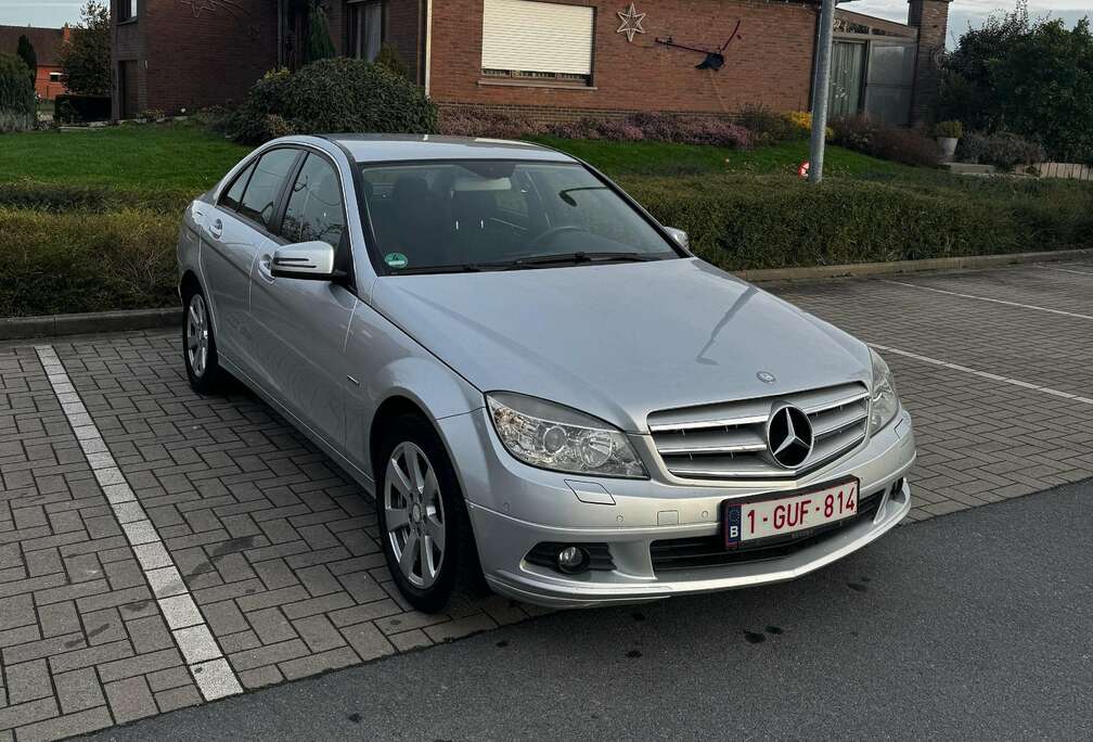 Mercedes-Benz C 180 CGI BlueEFFICIENCY