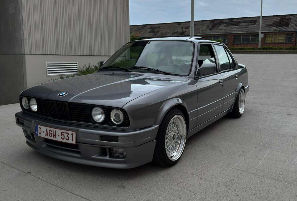 BMW E30 M-tech 2