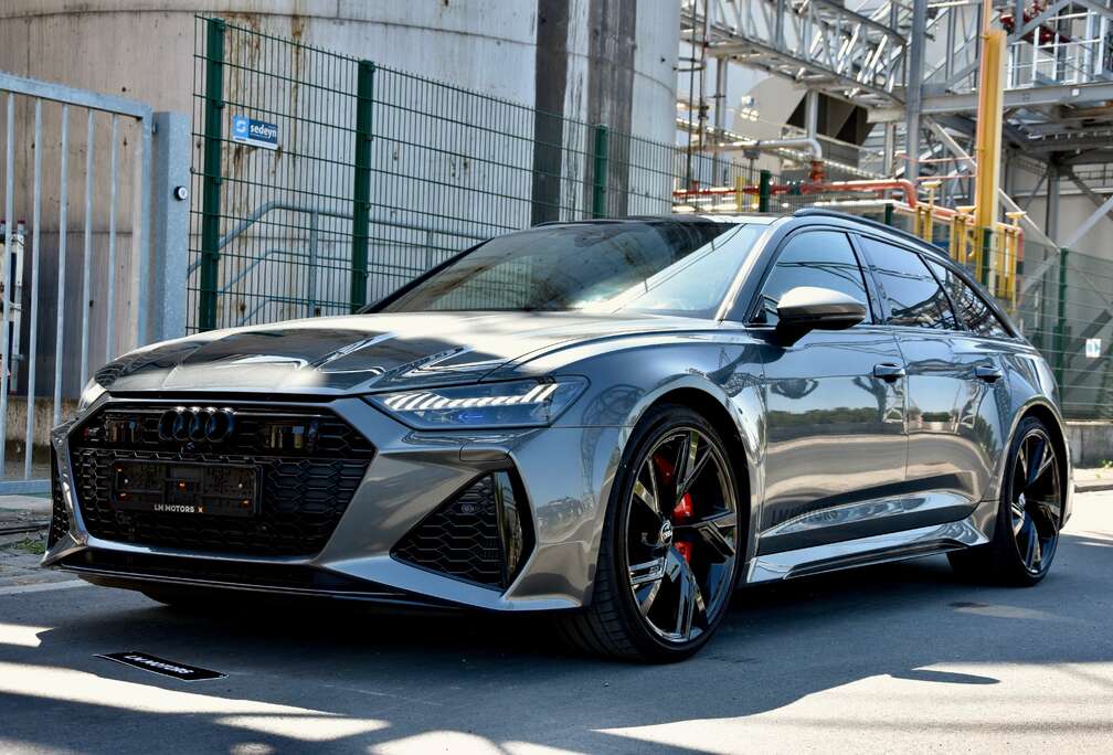 Audi RS6 4.0 V8 TFSI Quattro **MATRIX** REAR WHEEL STEERING ** PANO ** HUD ** ALCANTARA ** FULL HISTORY ** STAND HEATING