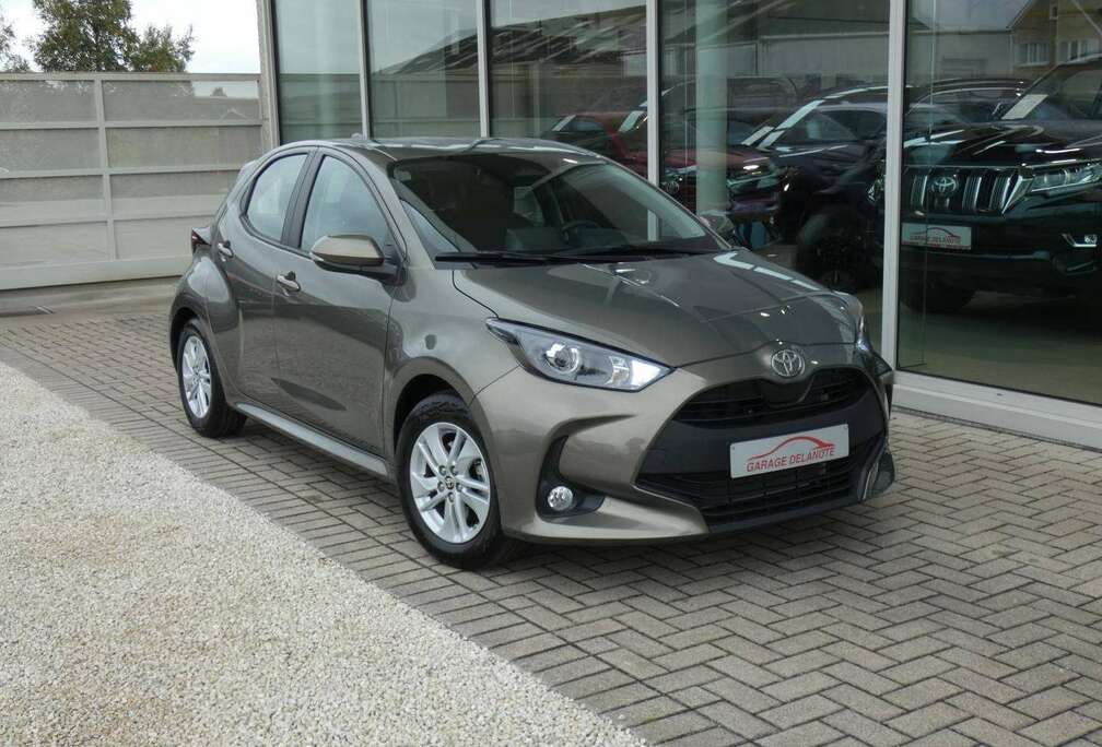 Toyota Hybrid Dynamic +Apple carplay +Android auto +Parkeercamera +Lichtmetalen velgen +Mistlampen voor *2024*