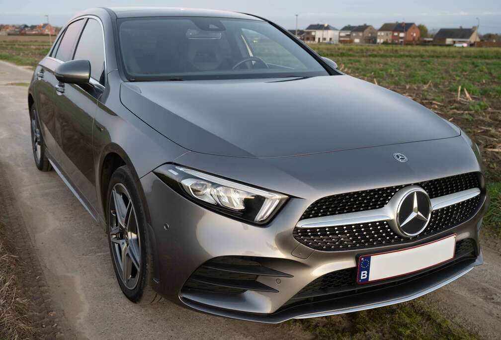 Mercedes-Benz A 250 e 8G-DCT AMG Line