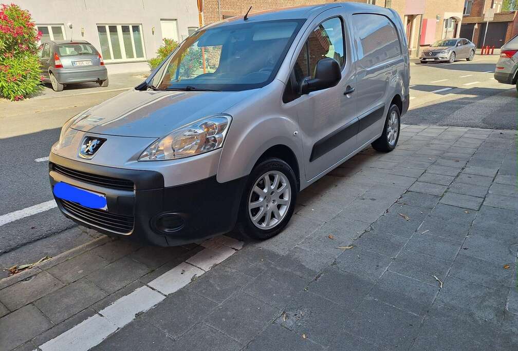 Peugeot 1.6 HDi L2H1 Confort 121