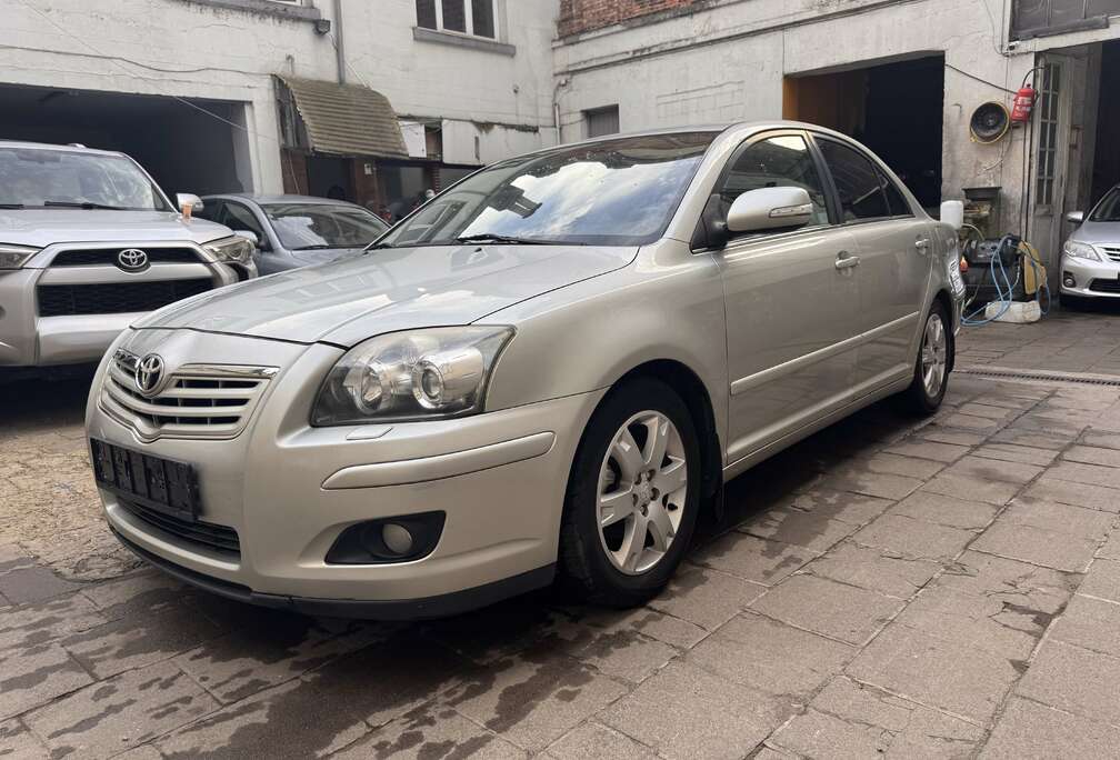 Toyota 1.8 VVT-i Sol only Export