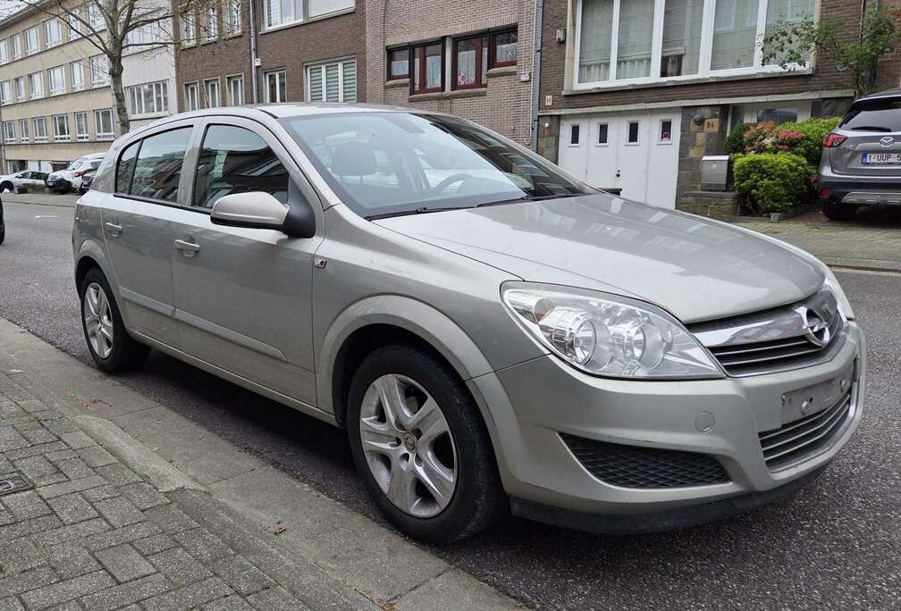 Opel 1.4i Essentia Easytronic