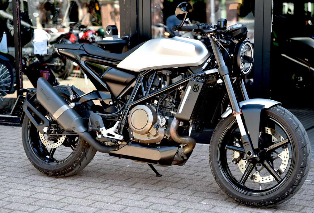 701 ***MOTO VERTE***