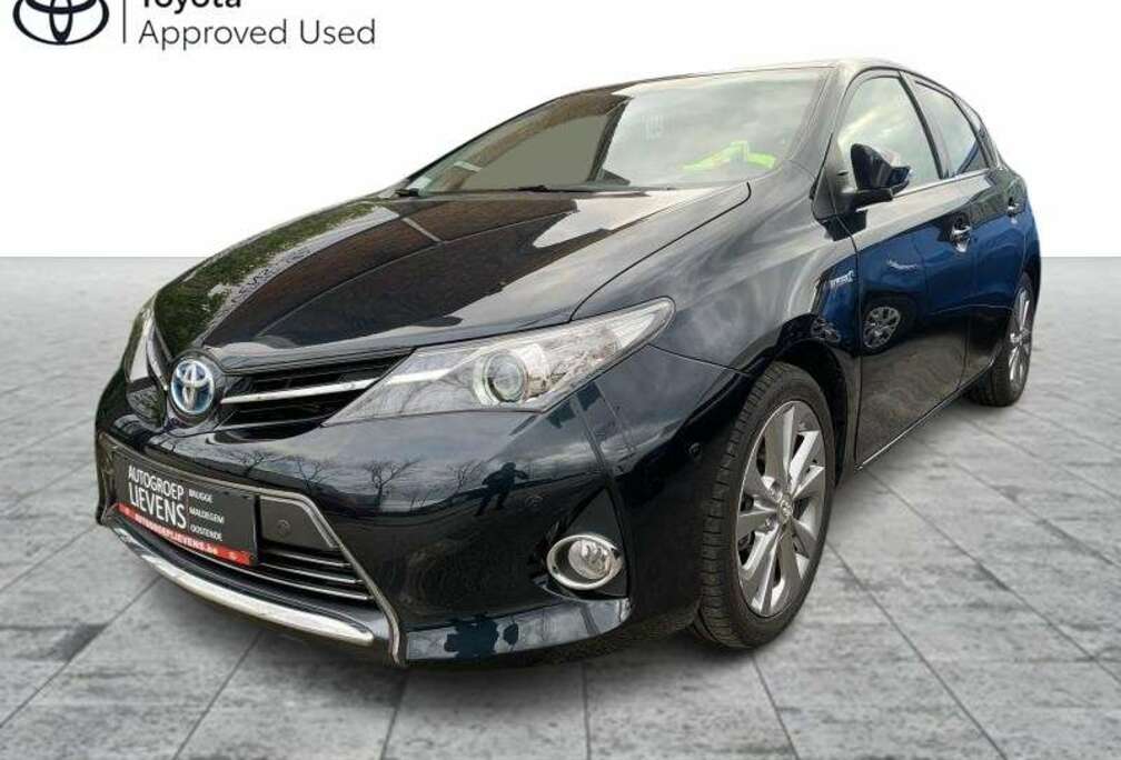 Toyota 1.8 HYBRID LOUNGE