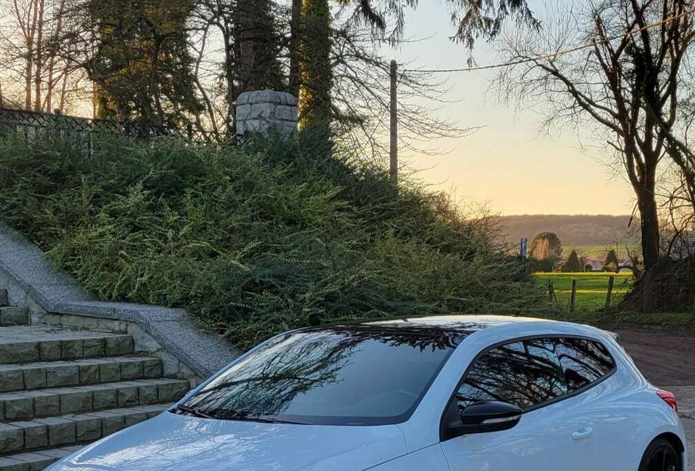 Volkswagen 2.0 TSI - Black Edition